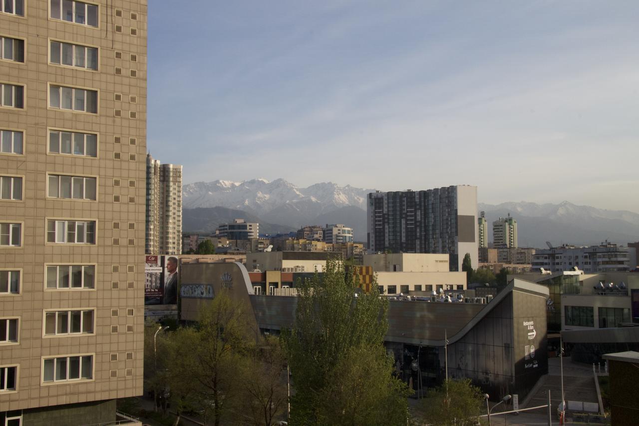 Hotel Deluxe Plaza Almaty Exterior foto