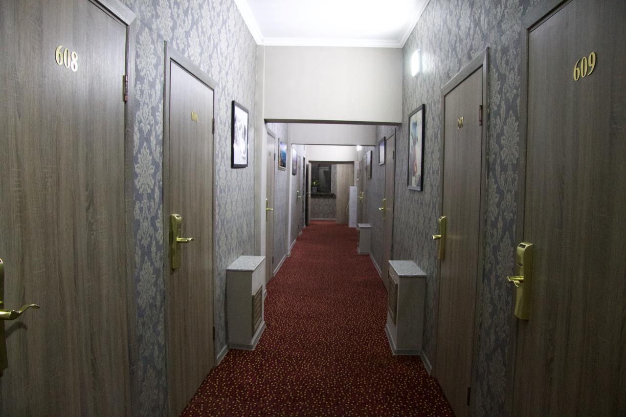 Hotel Deluxe Plaza Almaty Exterior foto