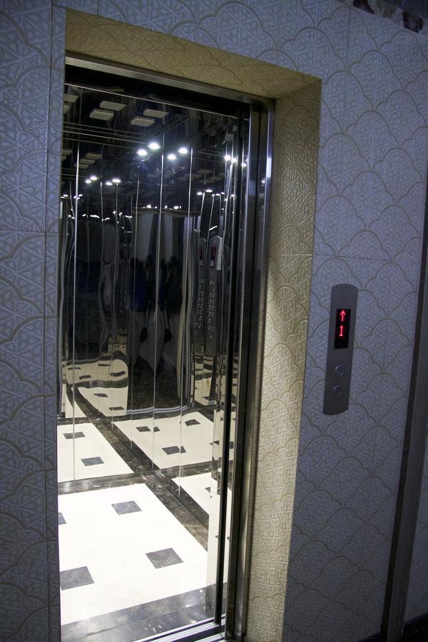 Hotel Deluxe Plaza Almaty Exterior foto